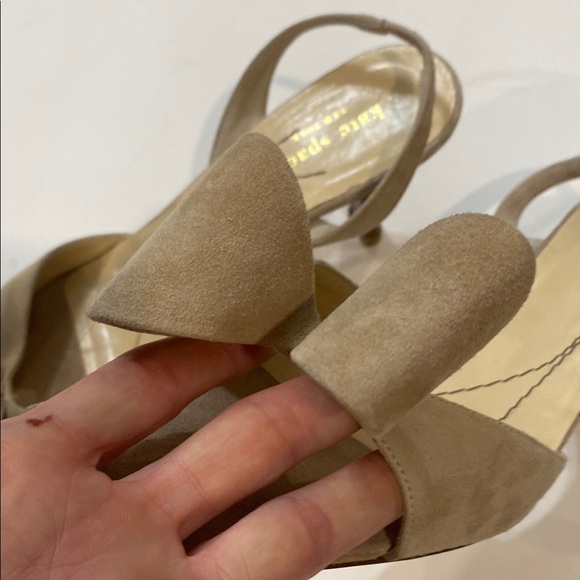 Kate Spade Tan Suede Bow Heels Size 9.5B - Picture 6 of 16